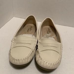 Dexflex Comfort Size 6.5 White Slide on Loafers Flats NWOB